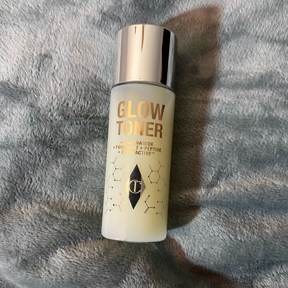 Mini Charlotte Tilbury glow toner